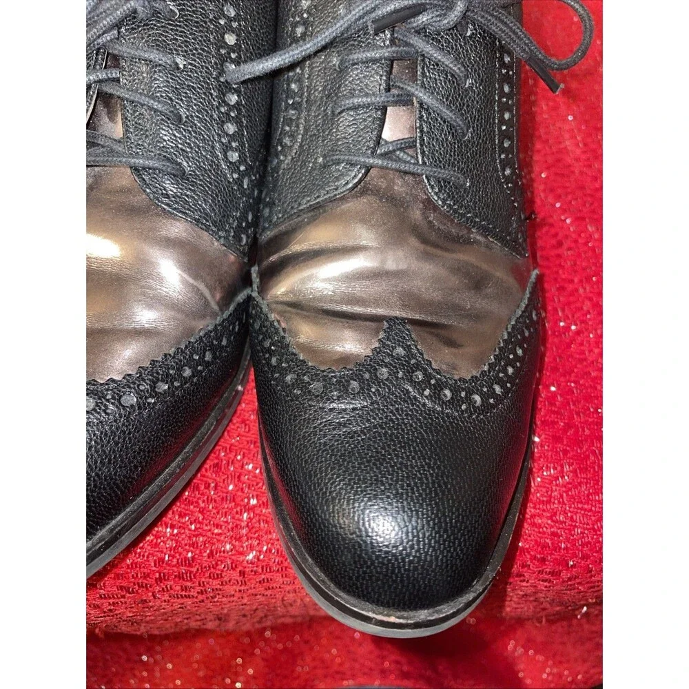 Women's Cole Haan Black Gold Wingtip Oxford Size 7.5B